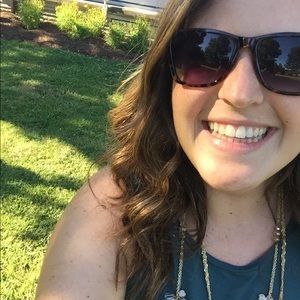 Meet your Posher, Rachel